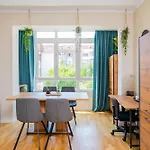 Spacious 2bd Near Ndk With Workspace By Flat Mаnager דירה *