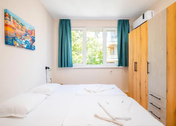 Spacious 2bd Near Ndk With Workspace By Flat Mаnager София