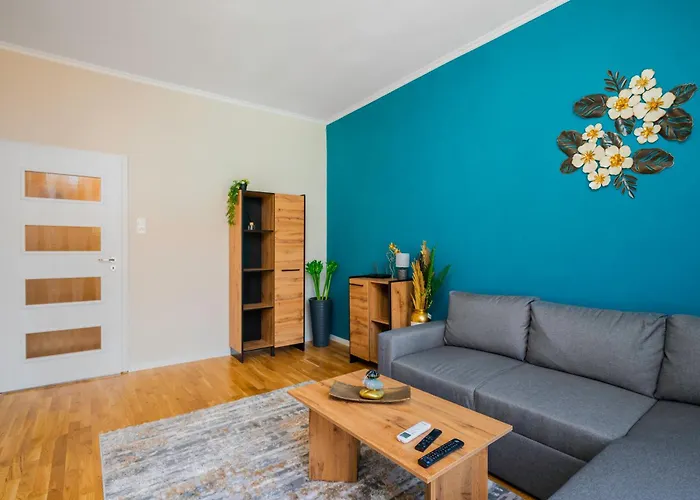 Spacious 2bd Near Ndk With Workspace By Flat Mаnager *